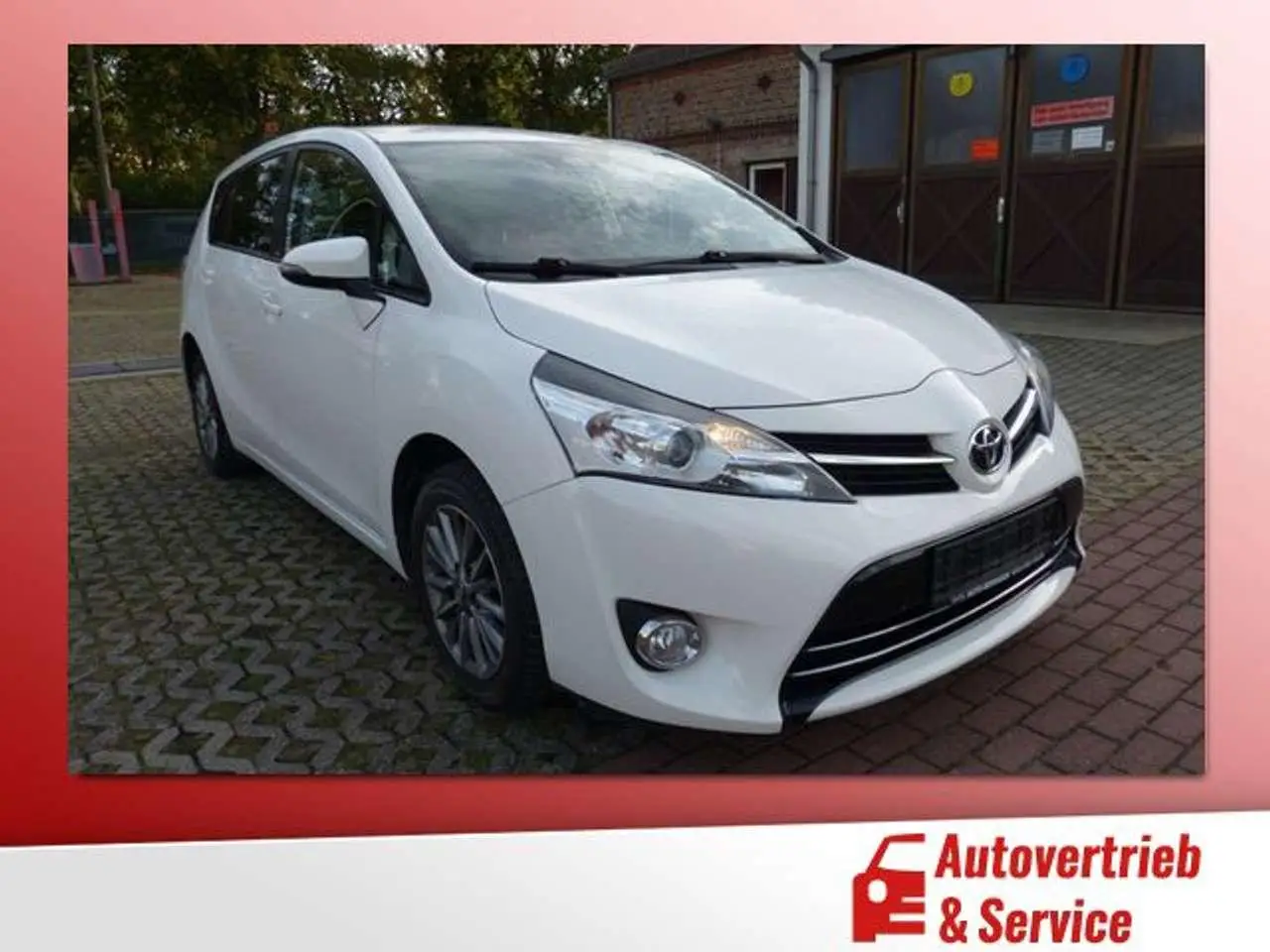 Photo 1 : Toyota Verso 2016 Petrol