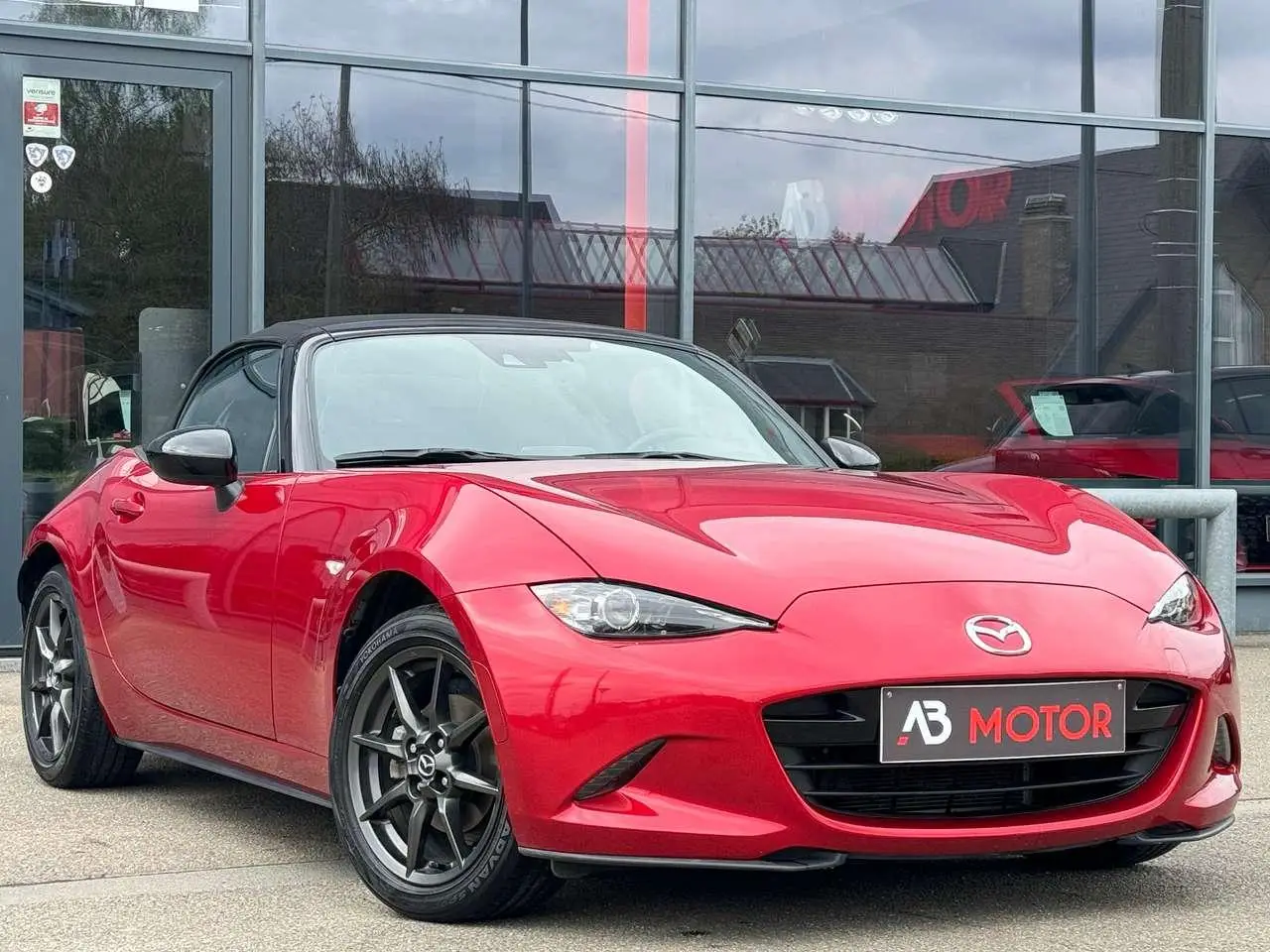 Photo 1 : Mazda Mx-5 2018 Petrol