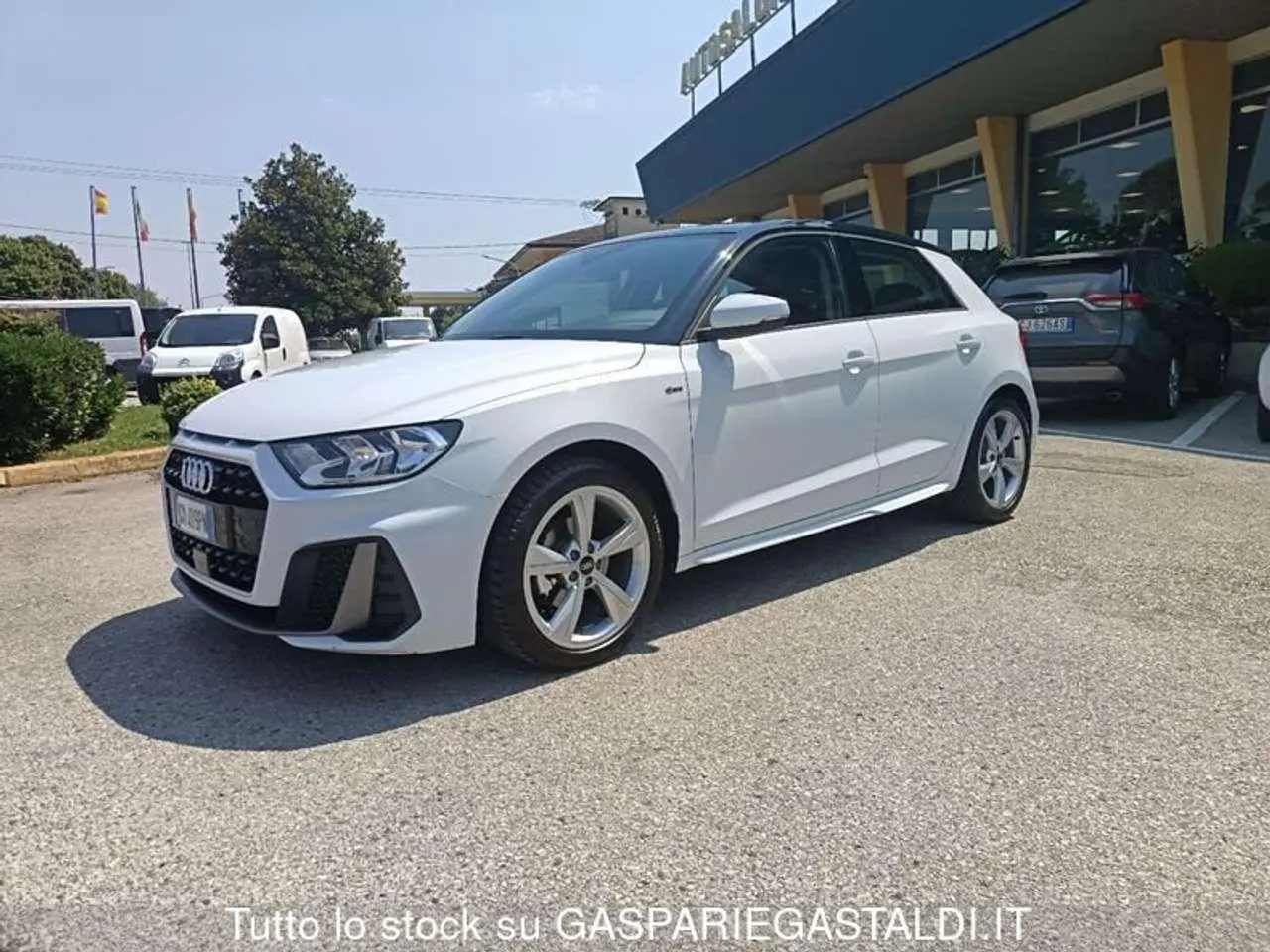 Photo 1 : Audi A1 2023 Essence