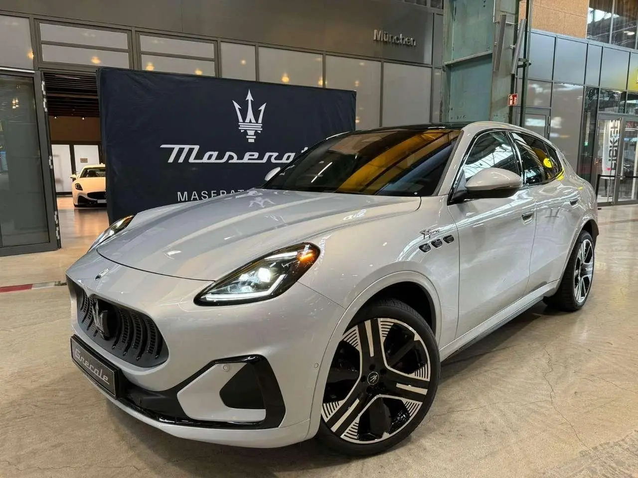 Photo 1 : Maserati Grecale 2024 Electric