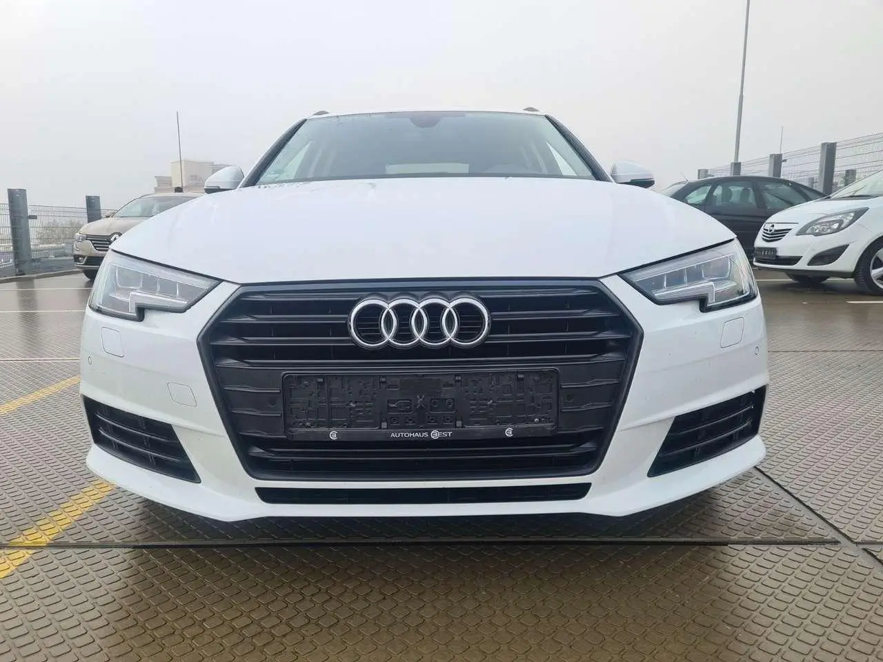 Photo 1 : Audi A4 2018 Diesel