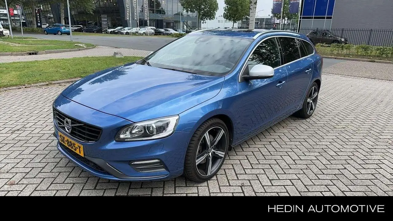 Photo 1 : Volvo V60 2018 Essence