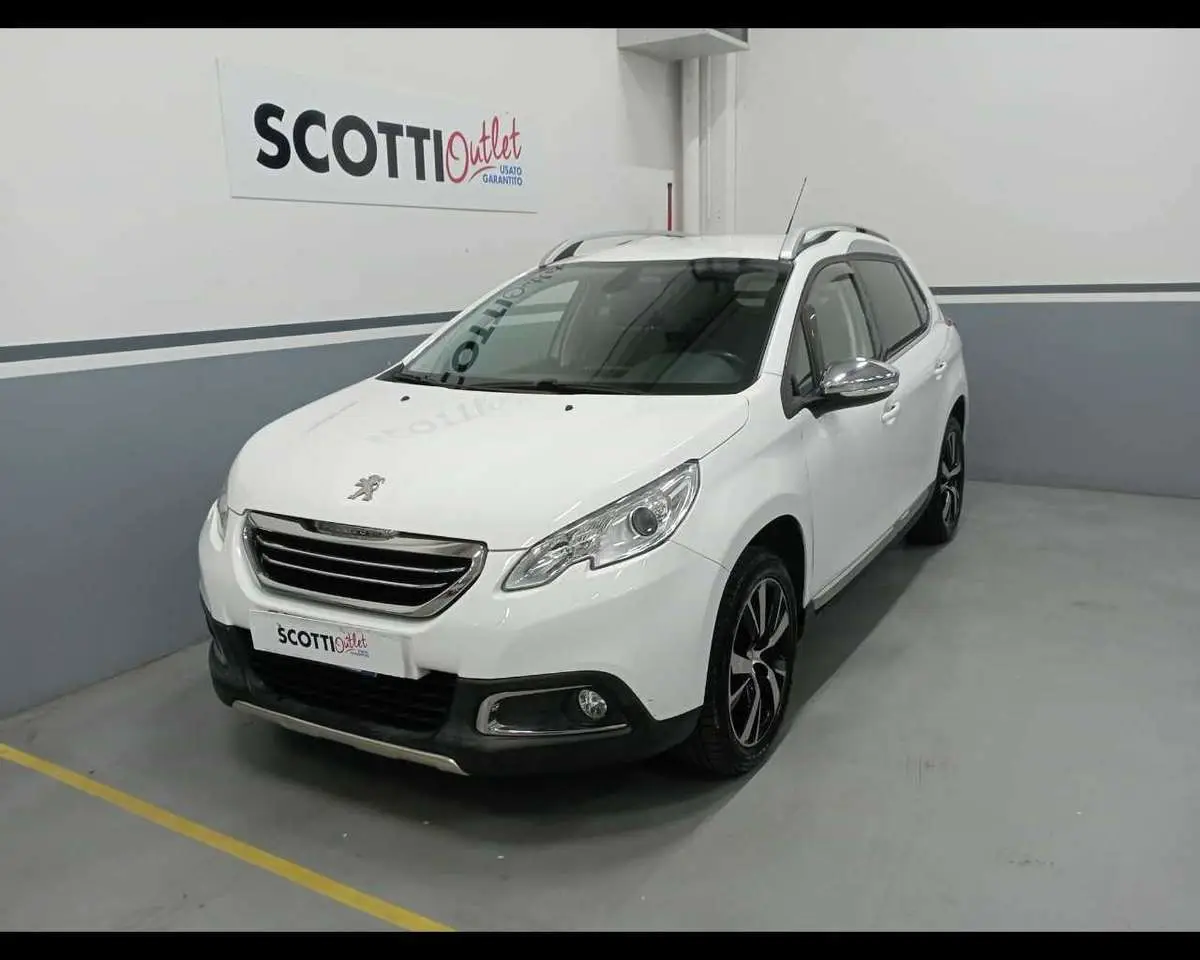 Photo 1 : Peugeot 2008 2015 Petrol