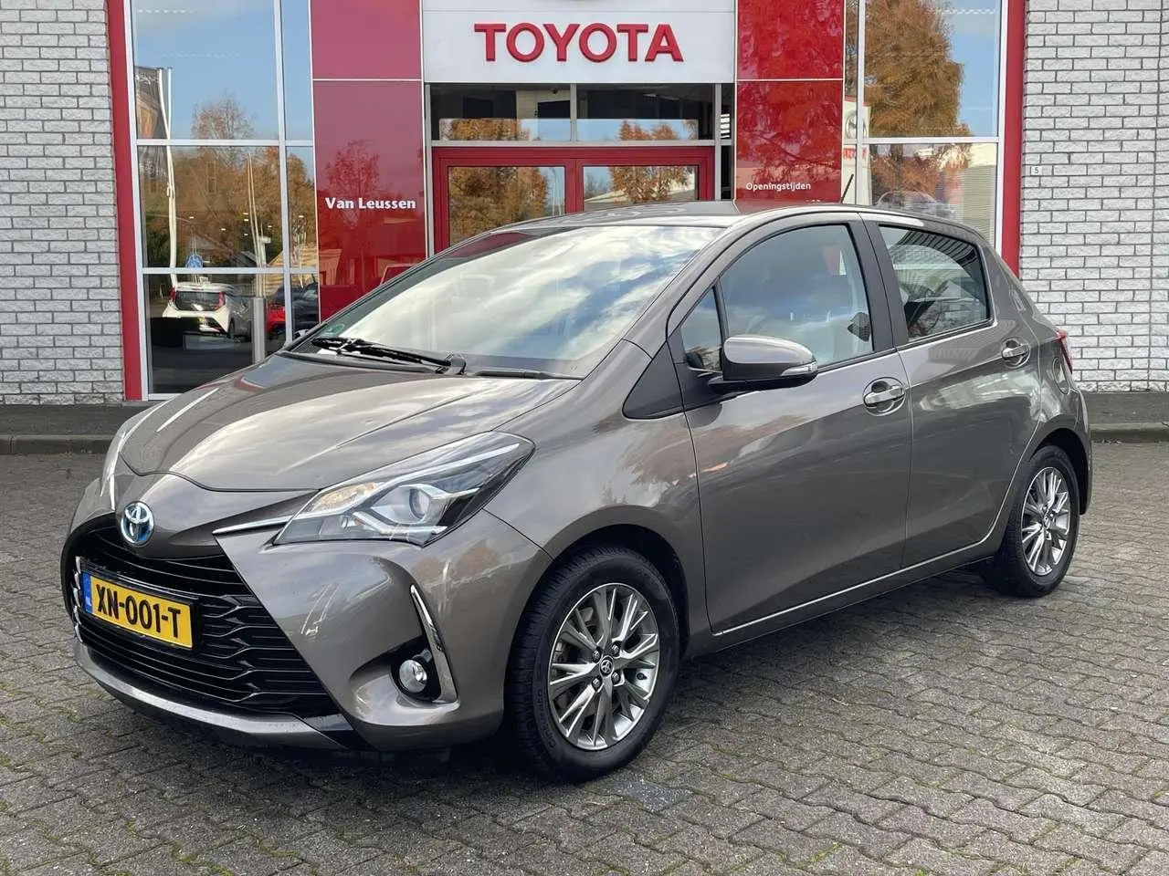 Photo 1 : Toyota Yaris 2017 Petrol