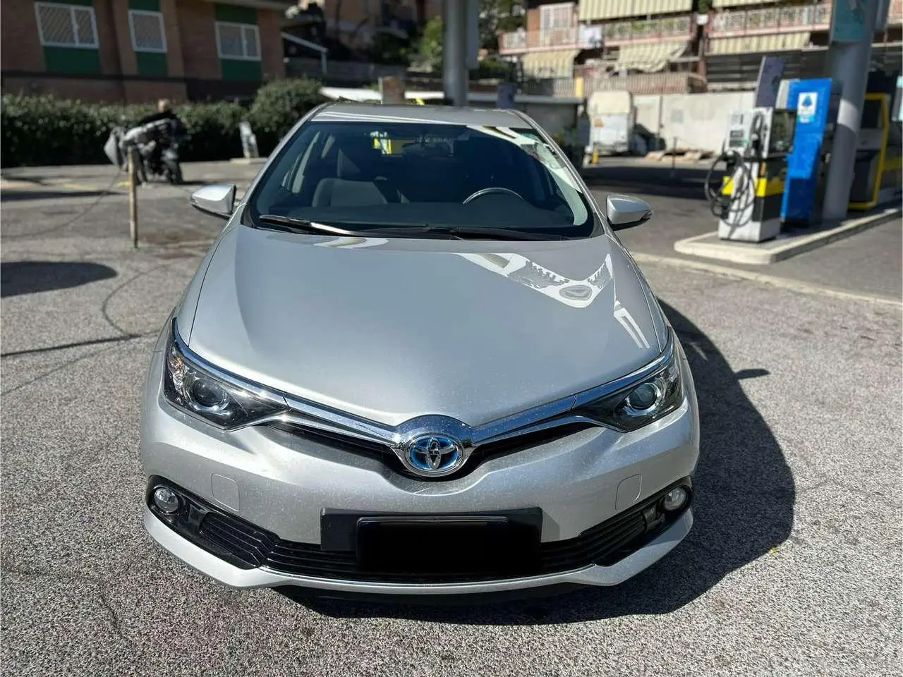 Photo 1 : Toyota Auris 2017 Hybride