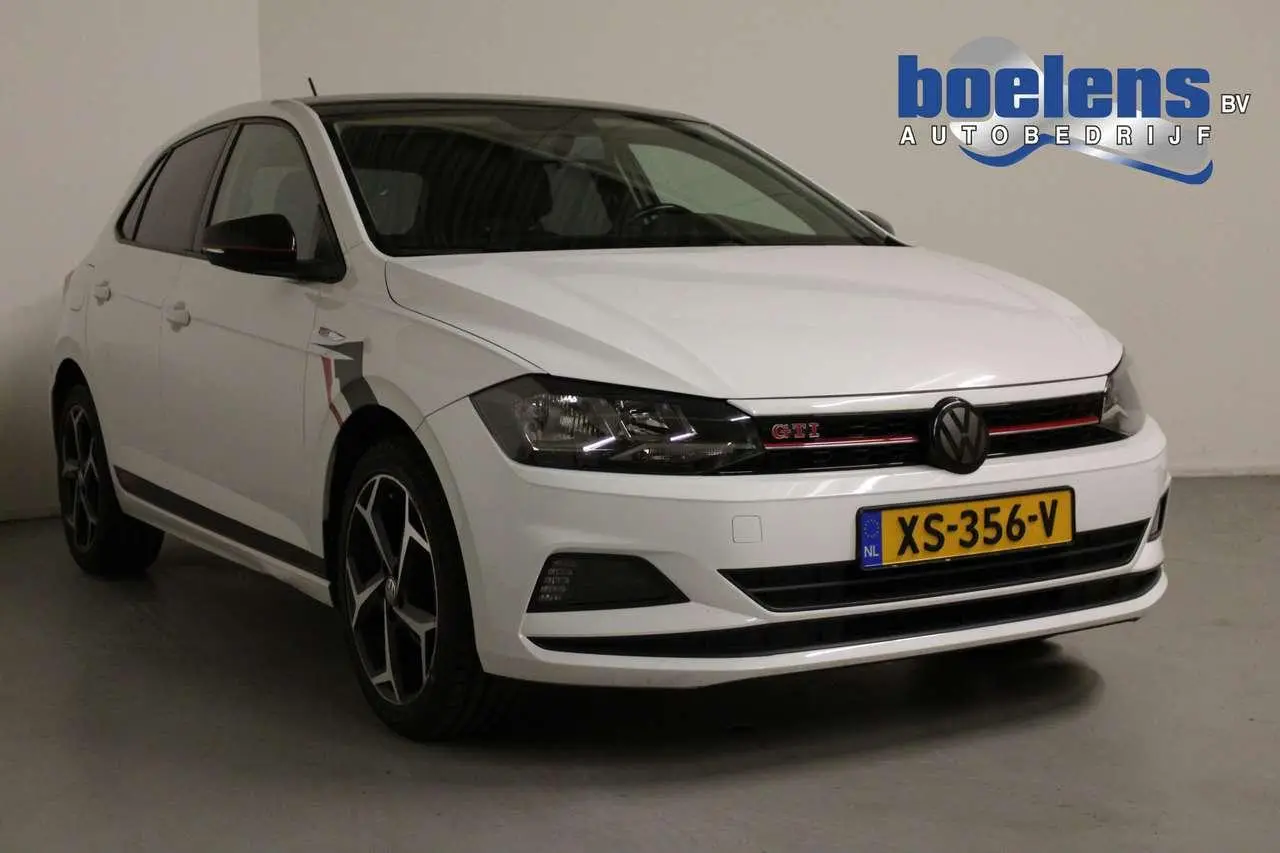 Photo 1 : Volkswagen Polo 2018 Petrol