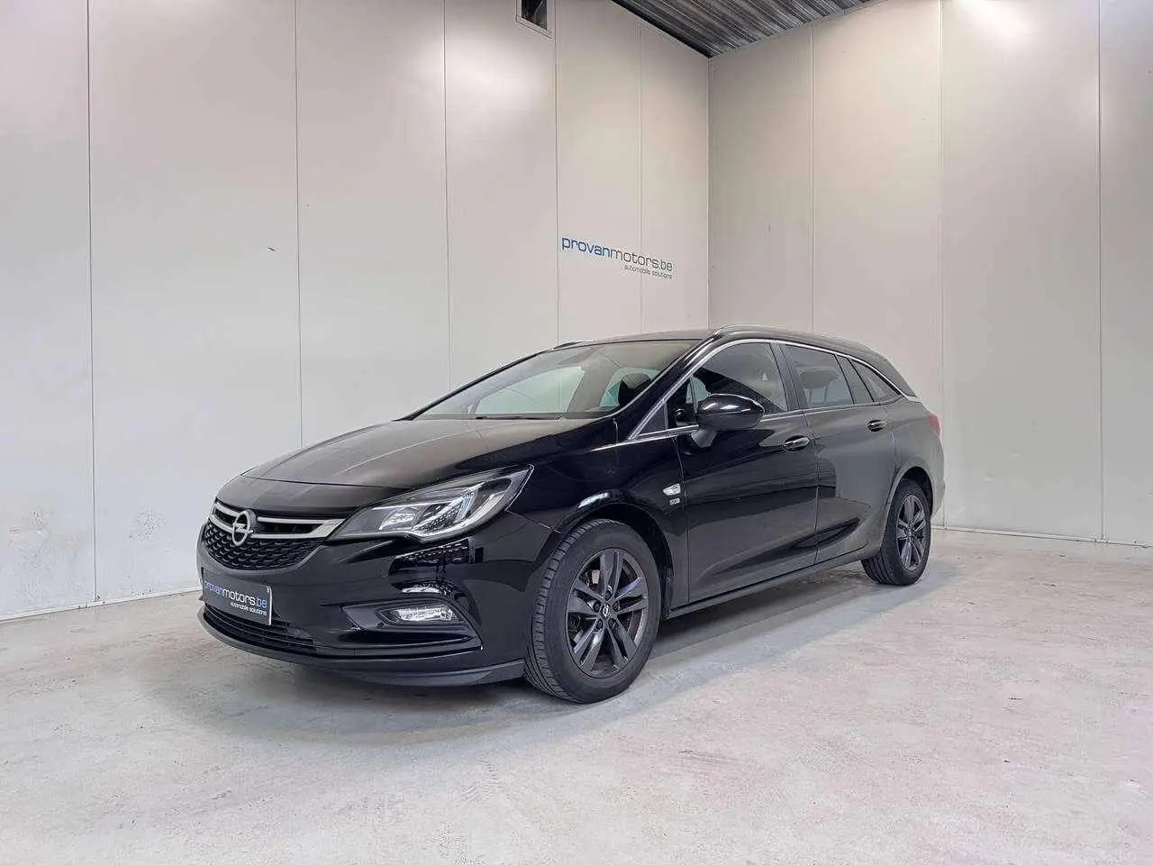 Photo 1 : Opel Astra 2019 Essence