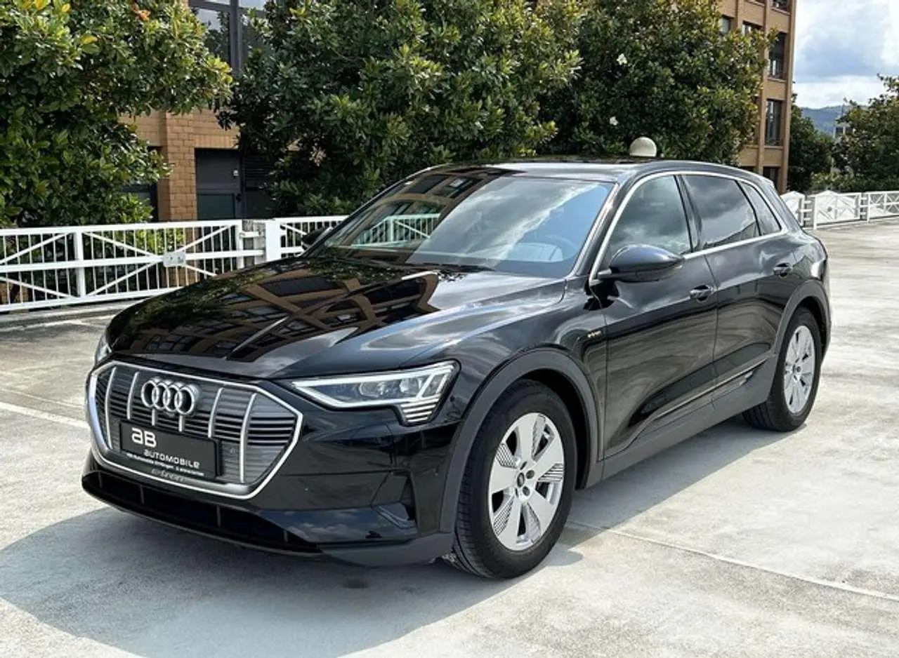 Photo 1 : Audi E-tron 2021 Electric