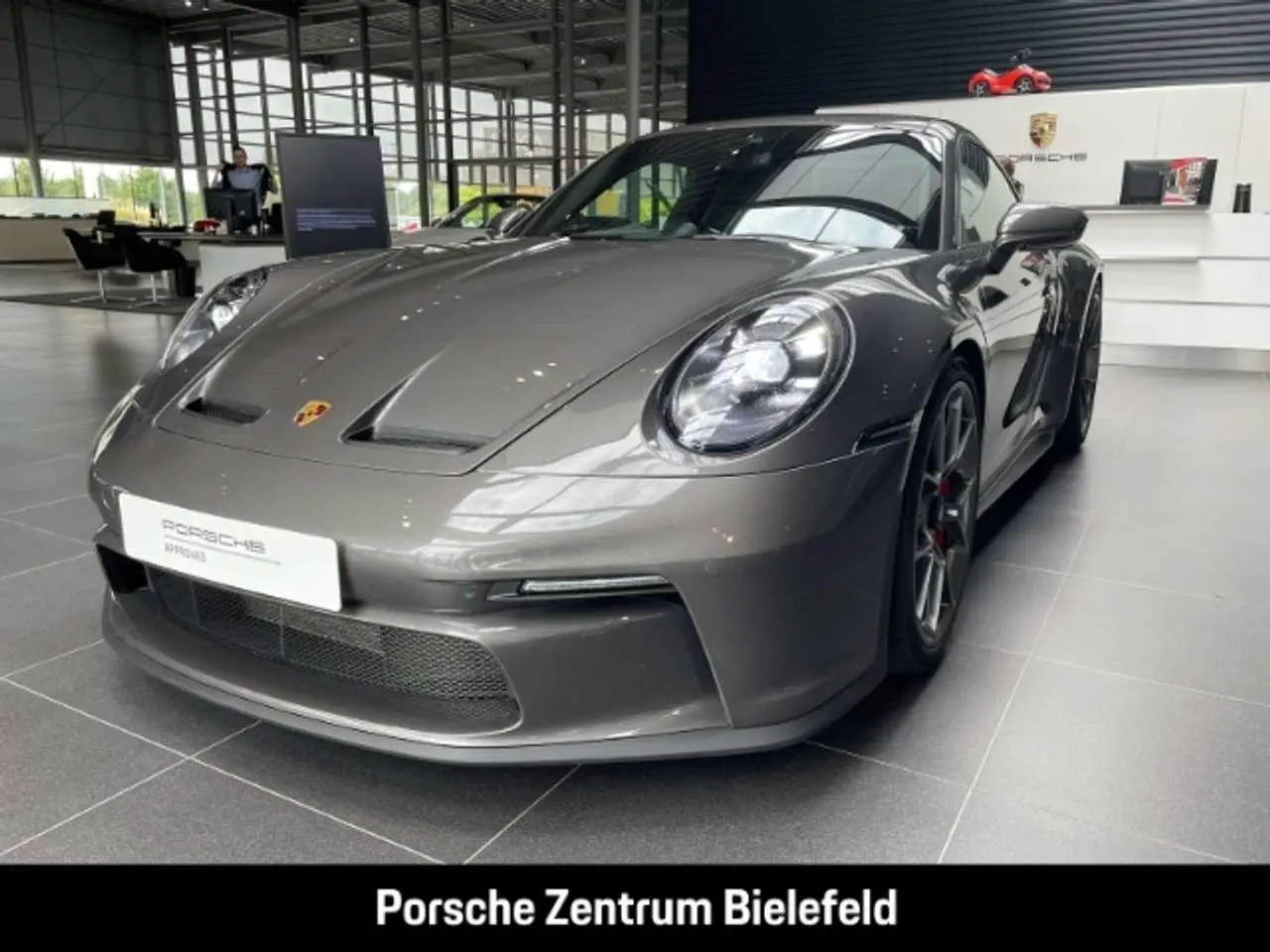 Photo 1 : Porsche 992 2023 Petrol