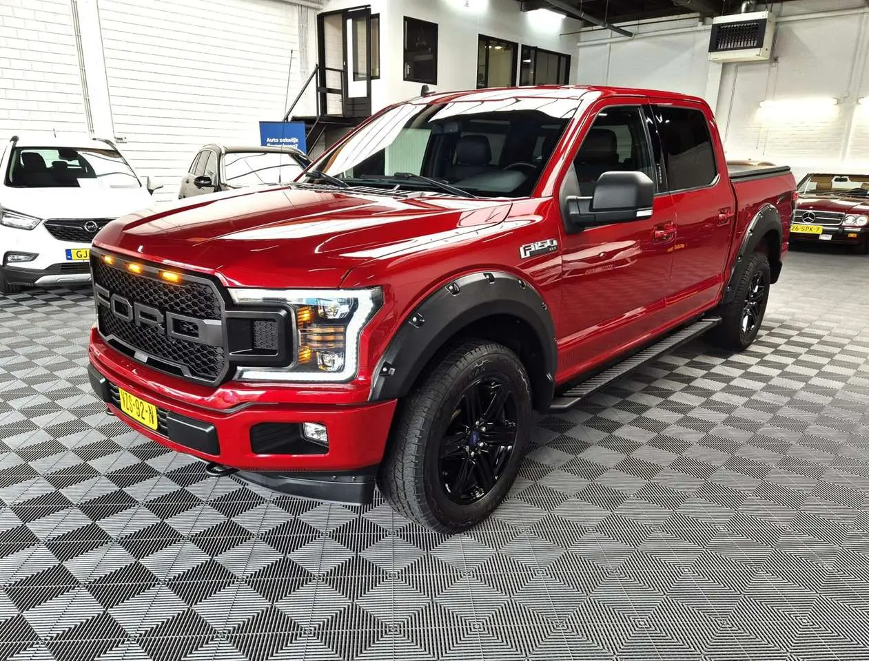 Photo 1 : Ford F150 2020 GPL