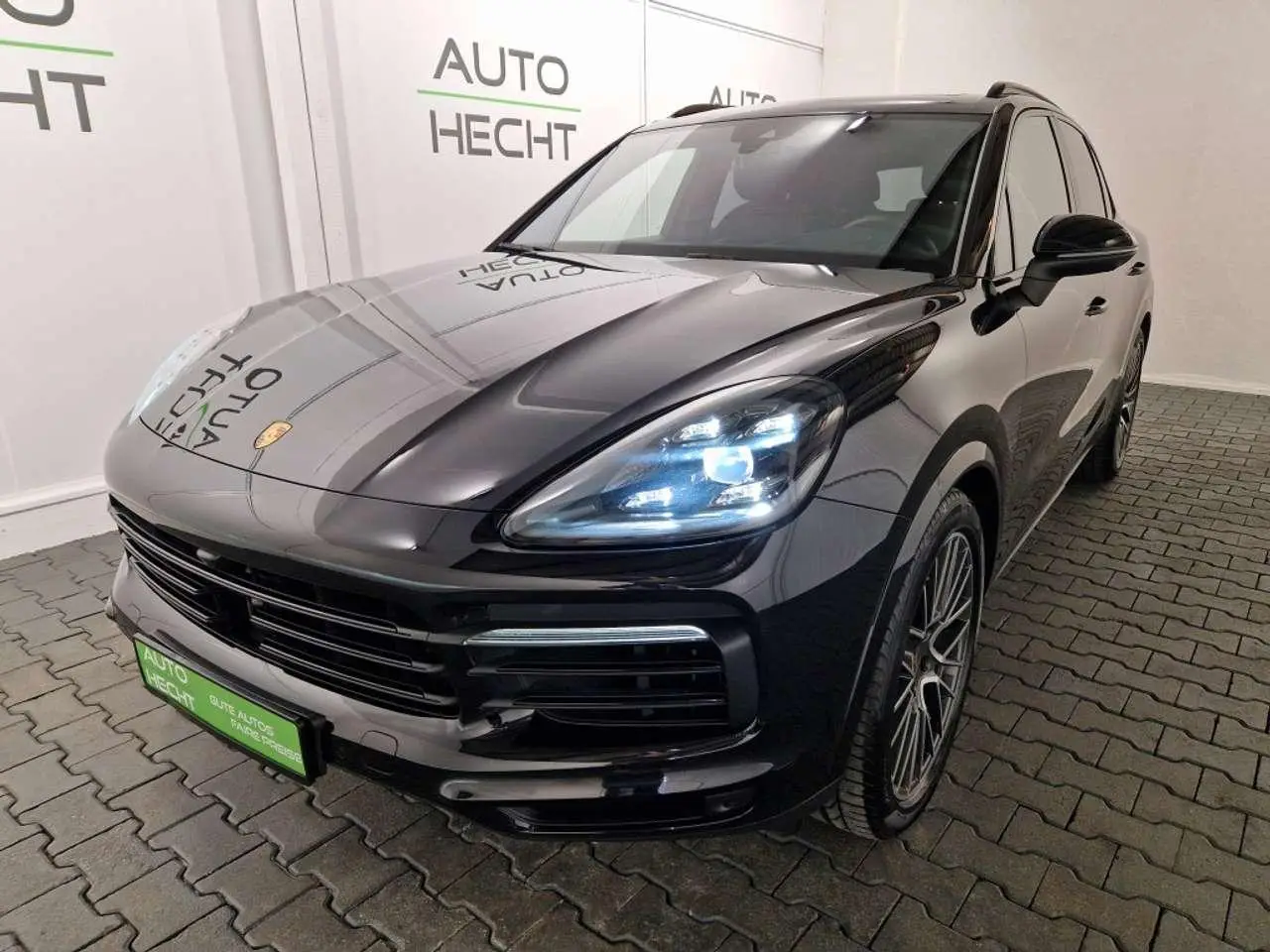 Photo 1 : Porsche Cayenne 2019 Petrol