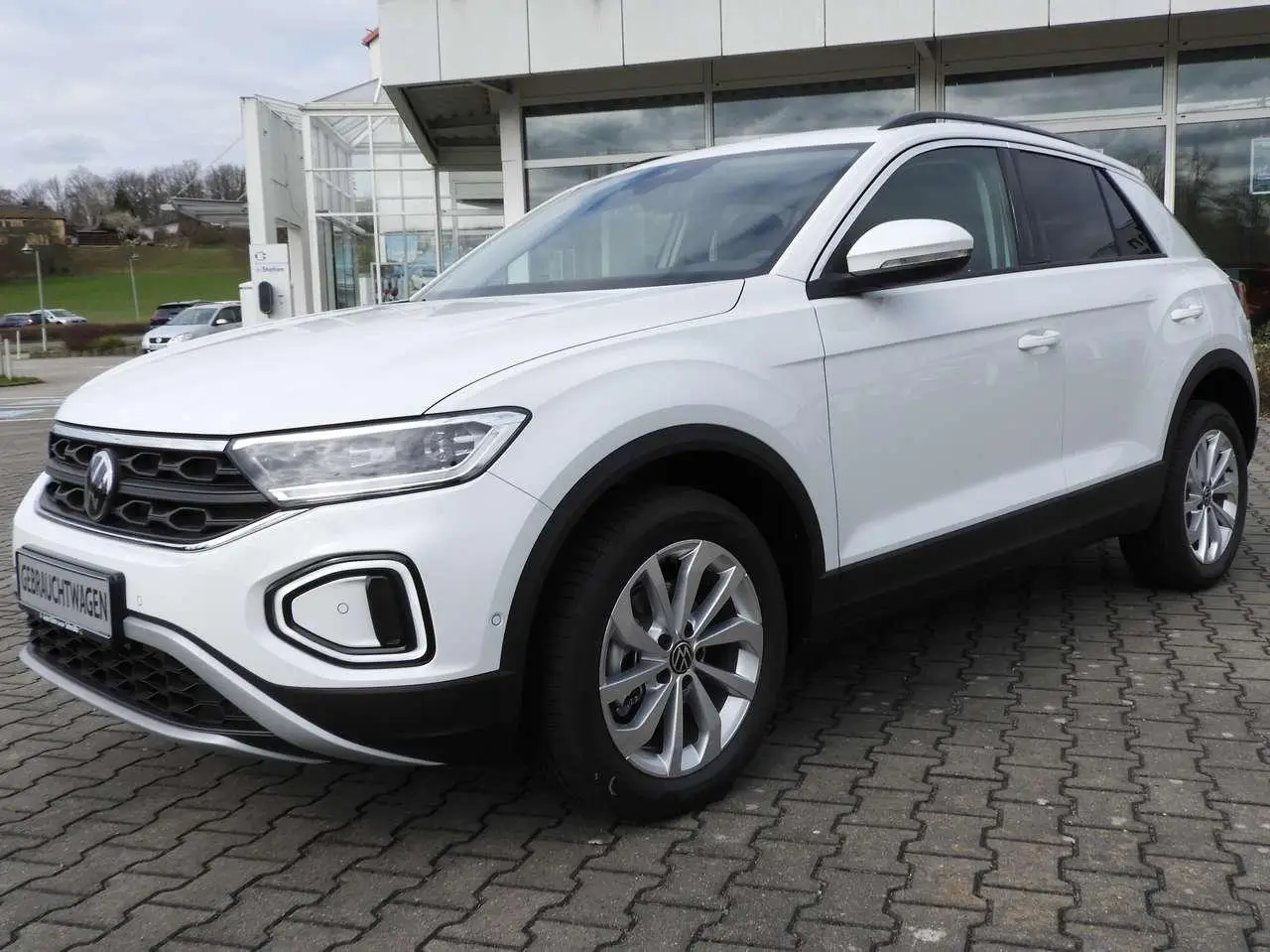 Photo 1 : Volkswagen T-roc 2023 Essence