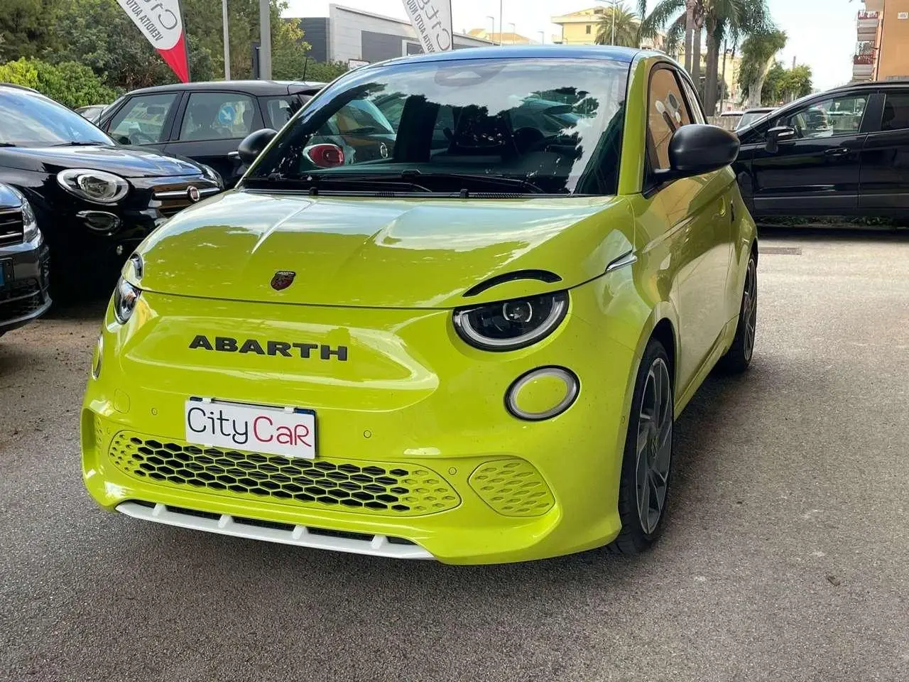 Photo 1 : Abarth 500 2023 Électrique