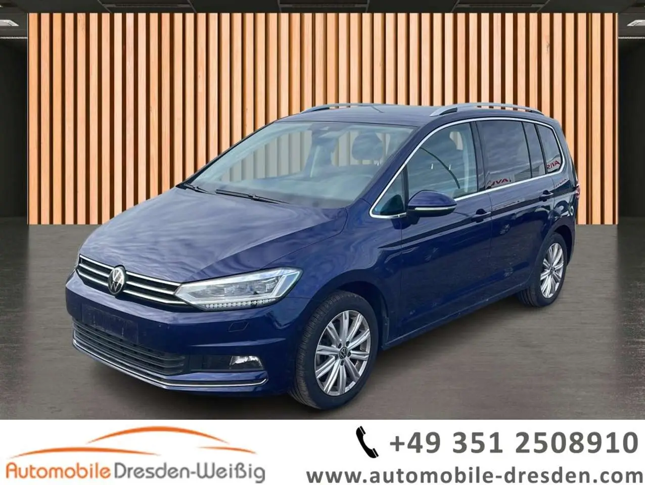 Photo 1 : Volkswagen Touran 2024 Essence