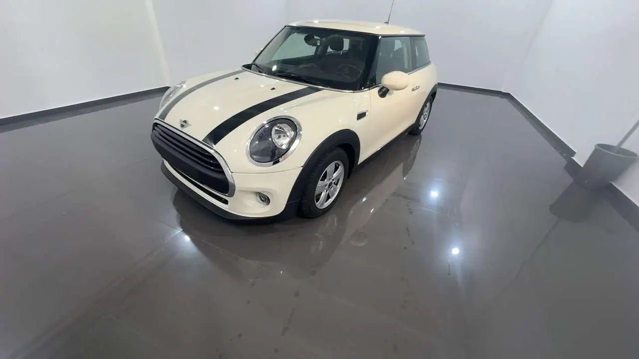 Photo 1 : Mini One 2019 Petrol