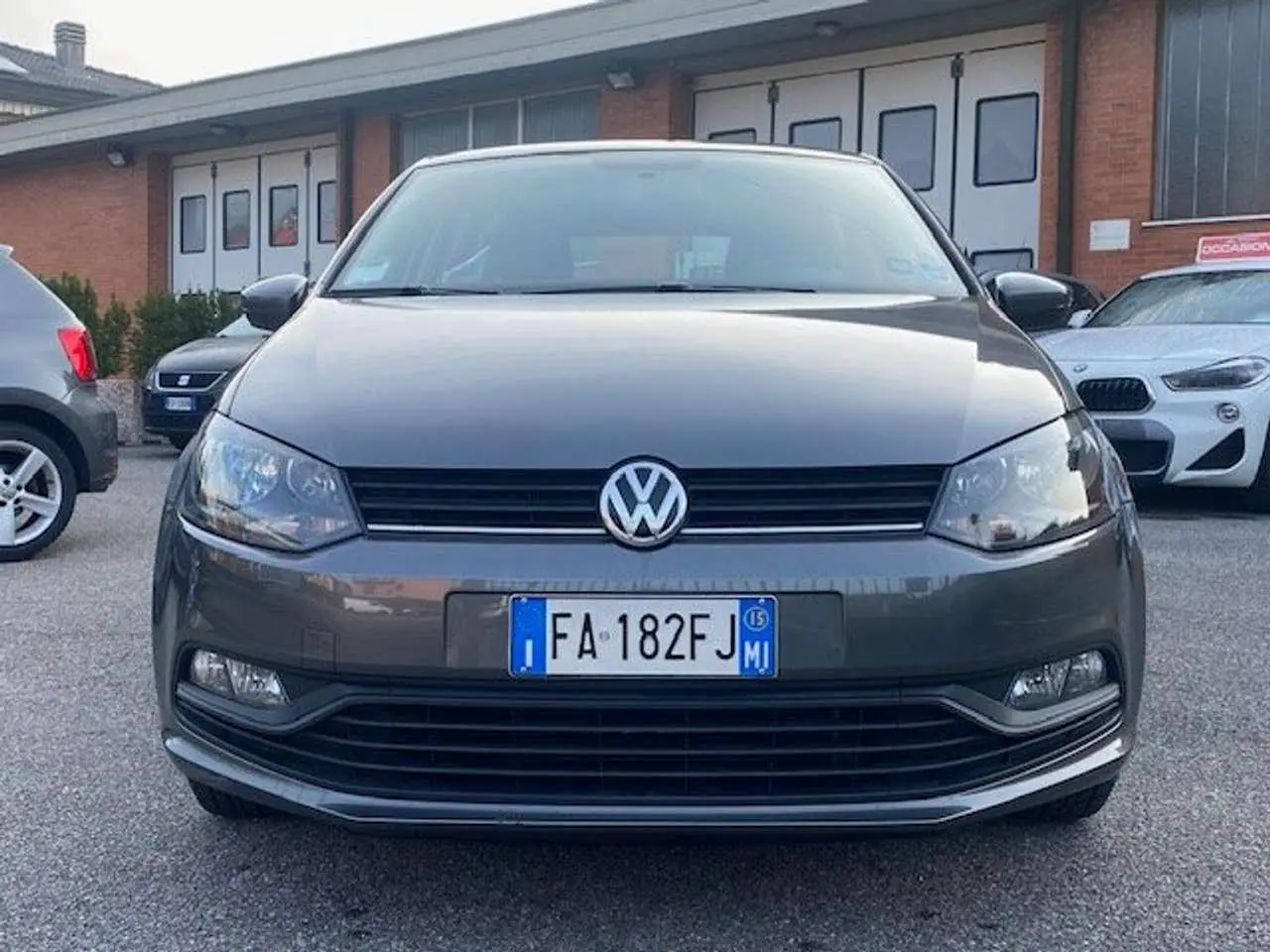 Photo 1 : Volkswagen Polo 2015 Petrol