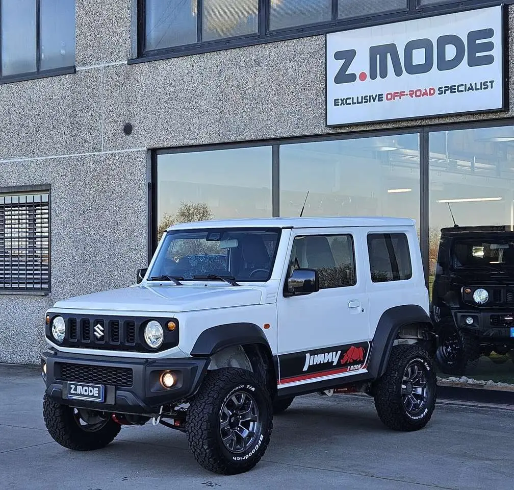 Photo 1 : Suzuki Jimny 2019 Petrol