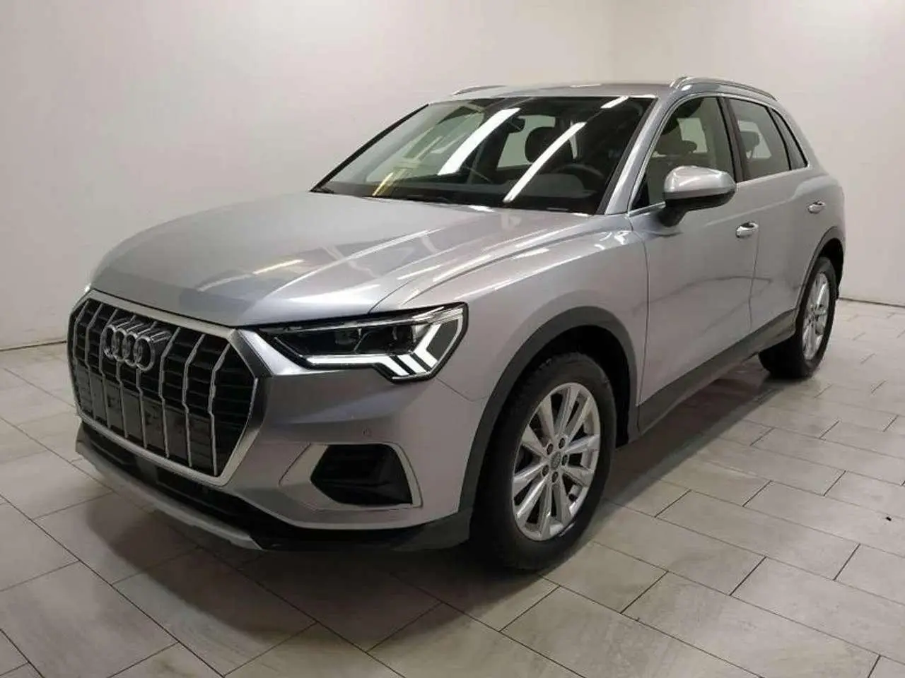 Photo 1 : Audi Q3 2019 Petrol