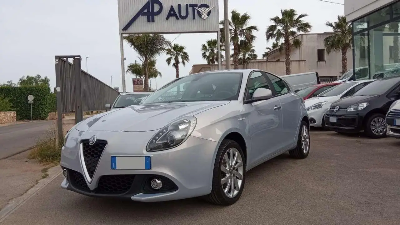 Photo 1 : Alfa Romeo Giulietta 2016 Petrol