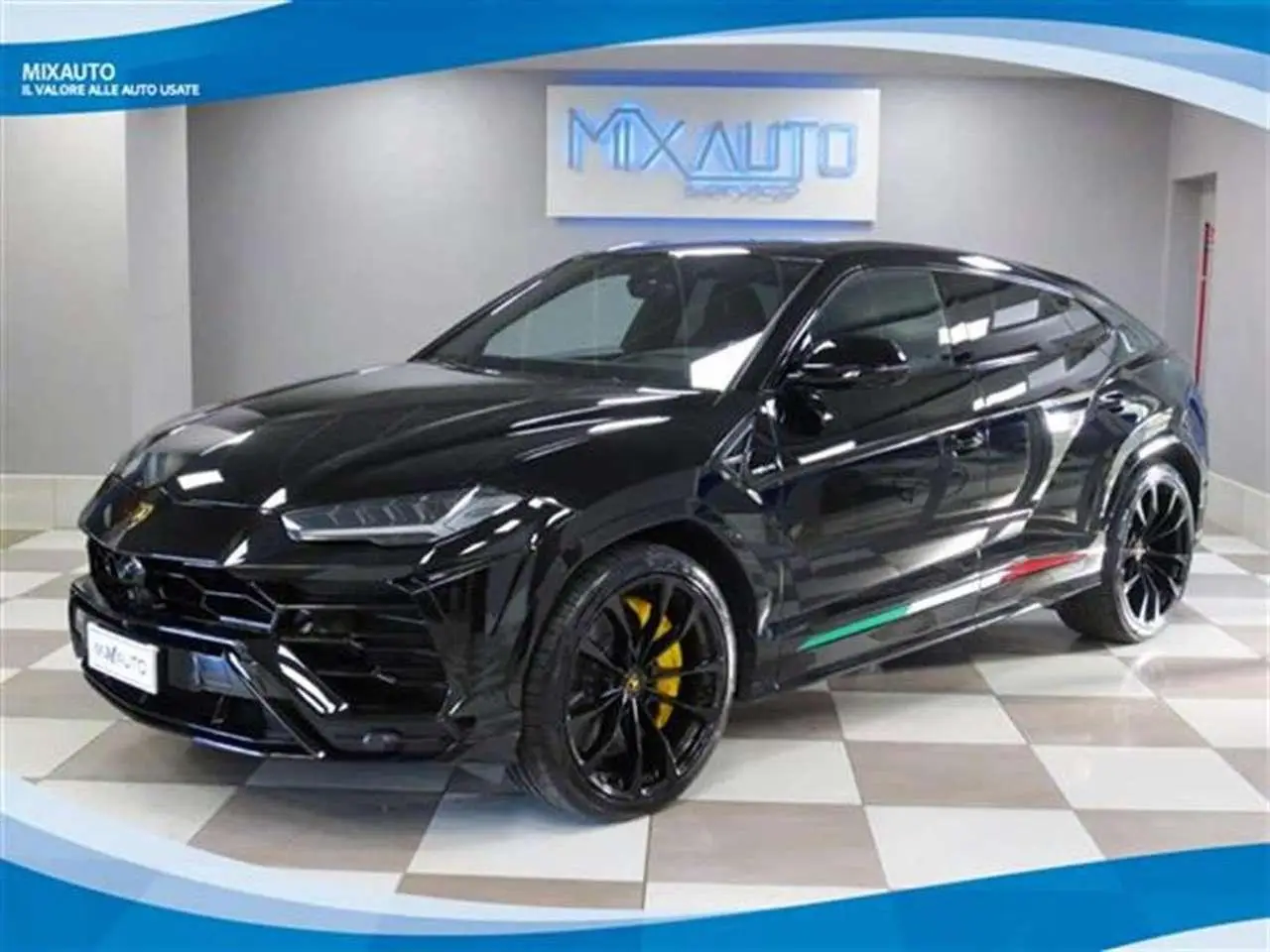 Photo 1 : Lamborghini Urus 2022 Essence