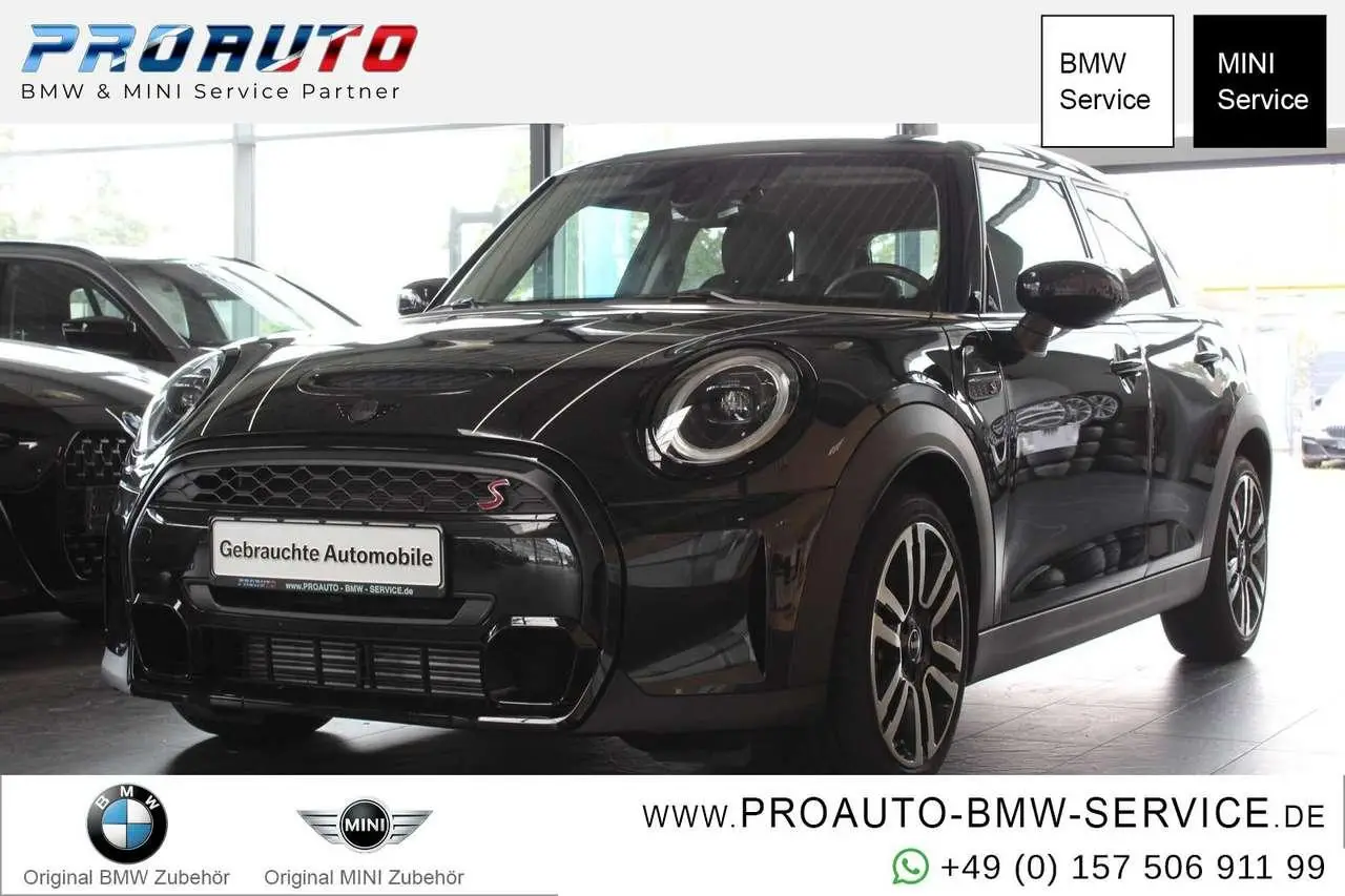 Photo 1 : Mini Cooper 2024 Petrol