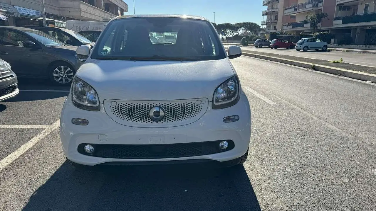 Photo 1 : Smart Forfour 2019 Petrol