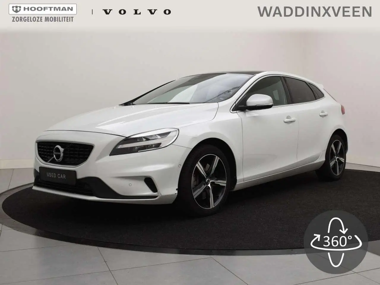 Photo 1 : Volvo V40 2019 Petrol