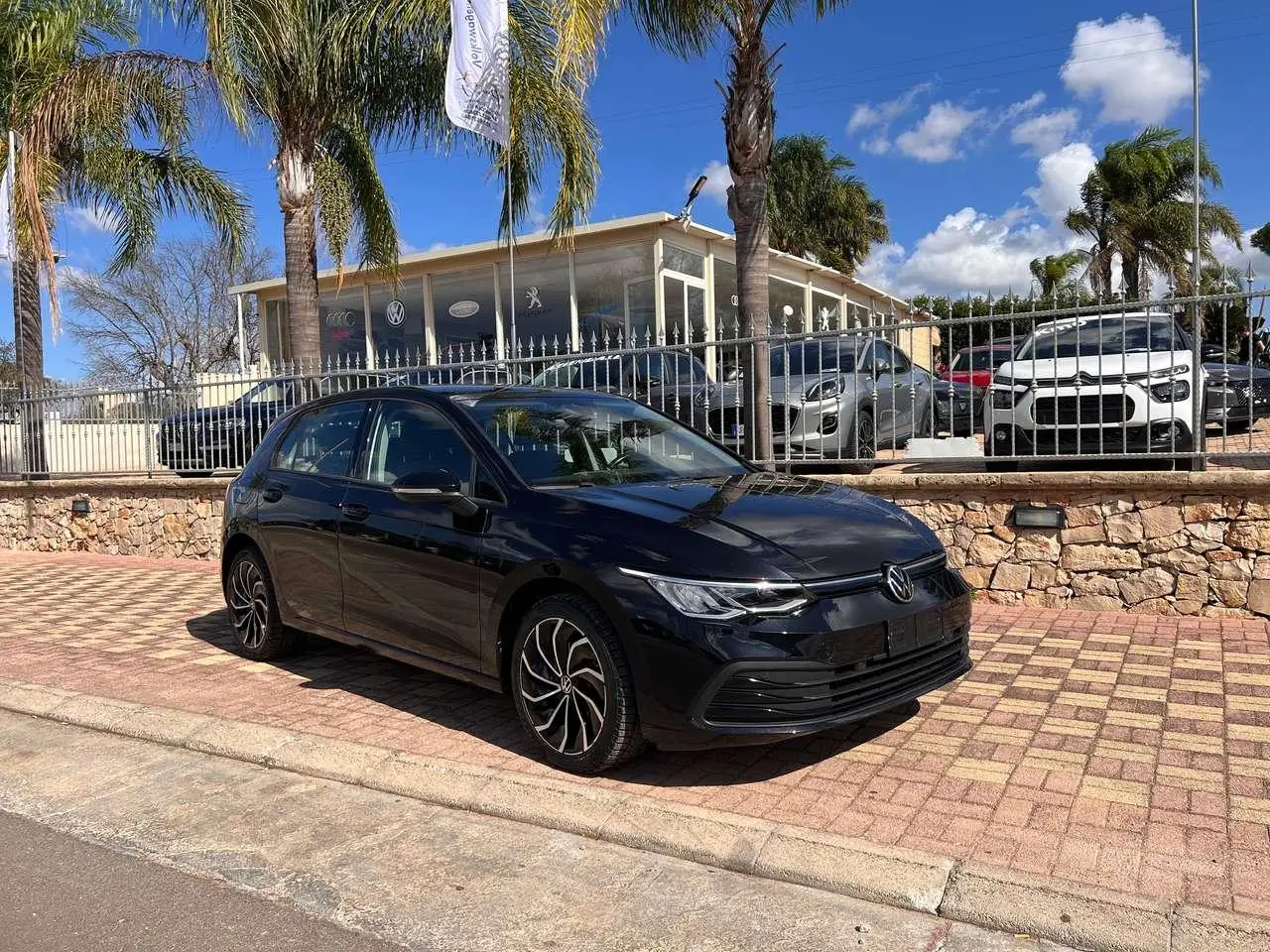 Photo 1 : Volkswagen Golf 2020 Petrol