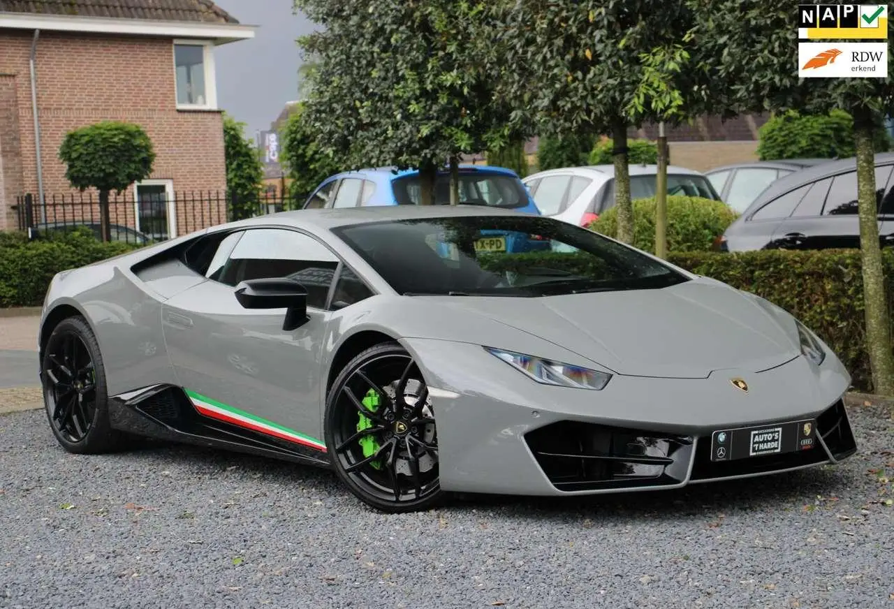 Photo 1 : Lamborghini Huracan 2016 Petrol