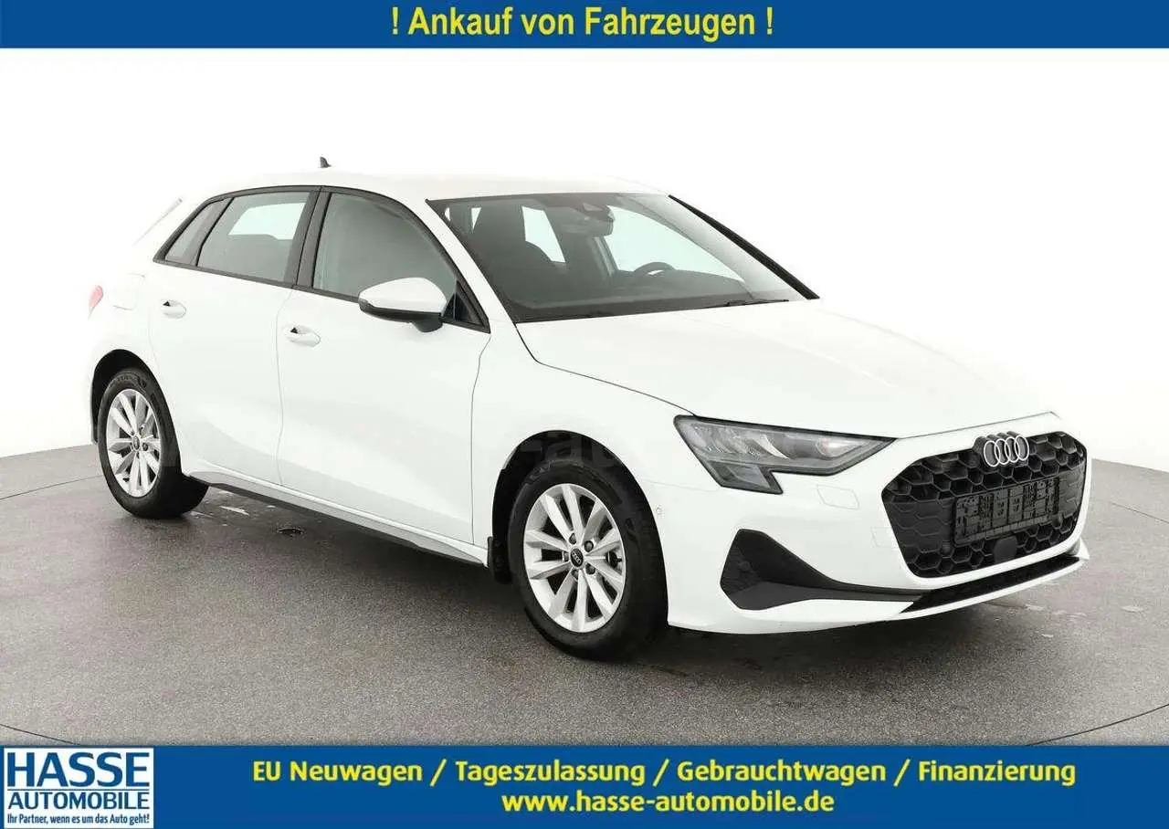 Photo 1 : Audi A3 2024 Petrol