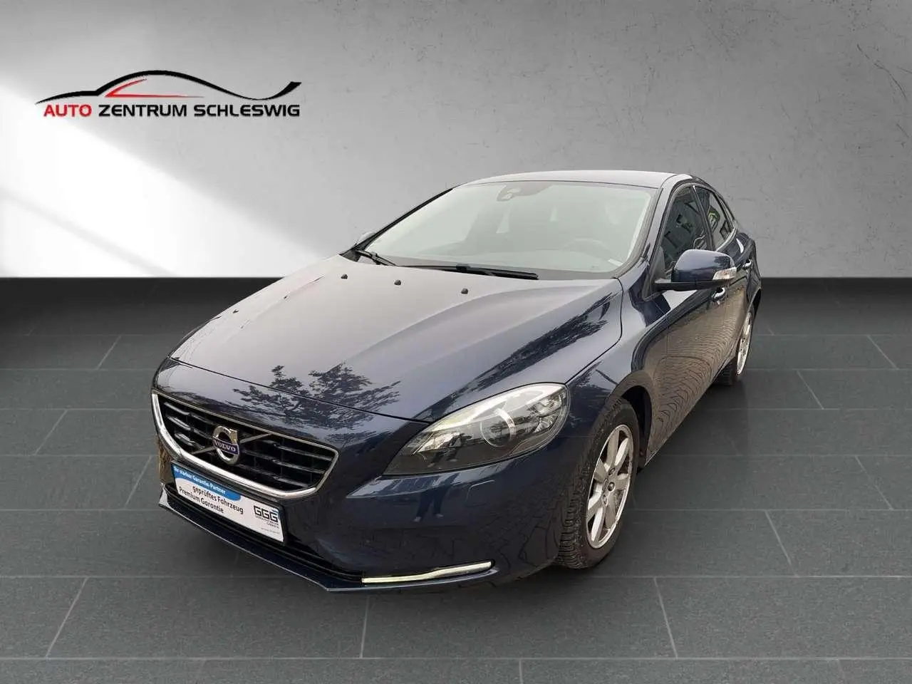 Photo 1 : Volvo V40 2015 Petrol