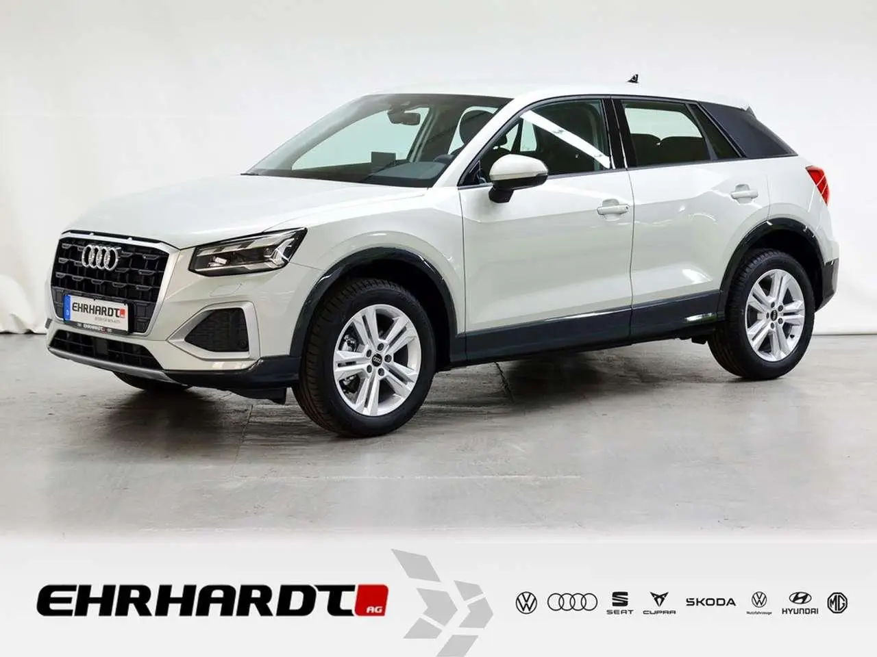 Photo 1 : Audi Q2 2024 Petrol