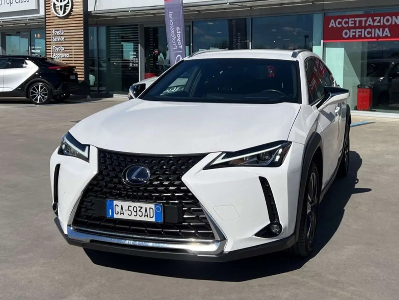 Photo 1 : Lexus Ux 2020 Hybrid