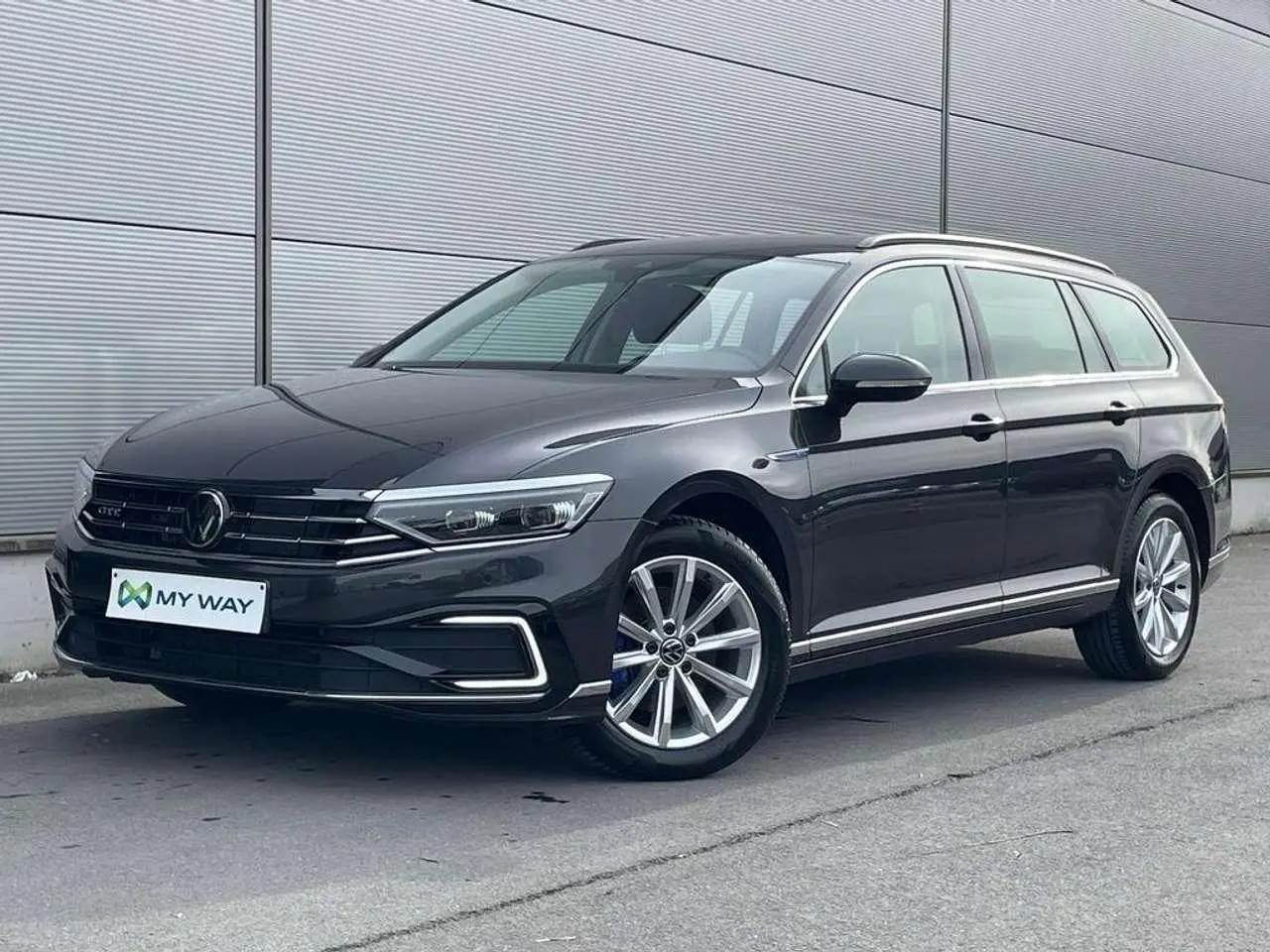 Photo 1 : Volkswagen Passat 2023 Hybrid