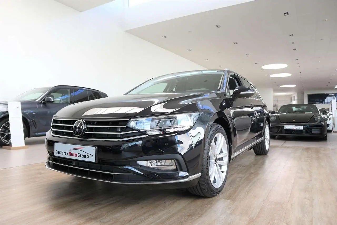 Photo 1 : Volkswagen Passat 2024 Petrol