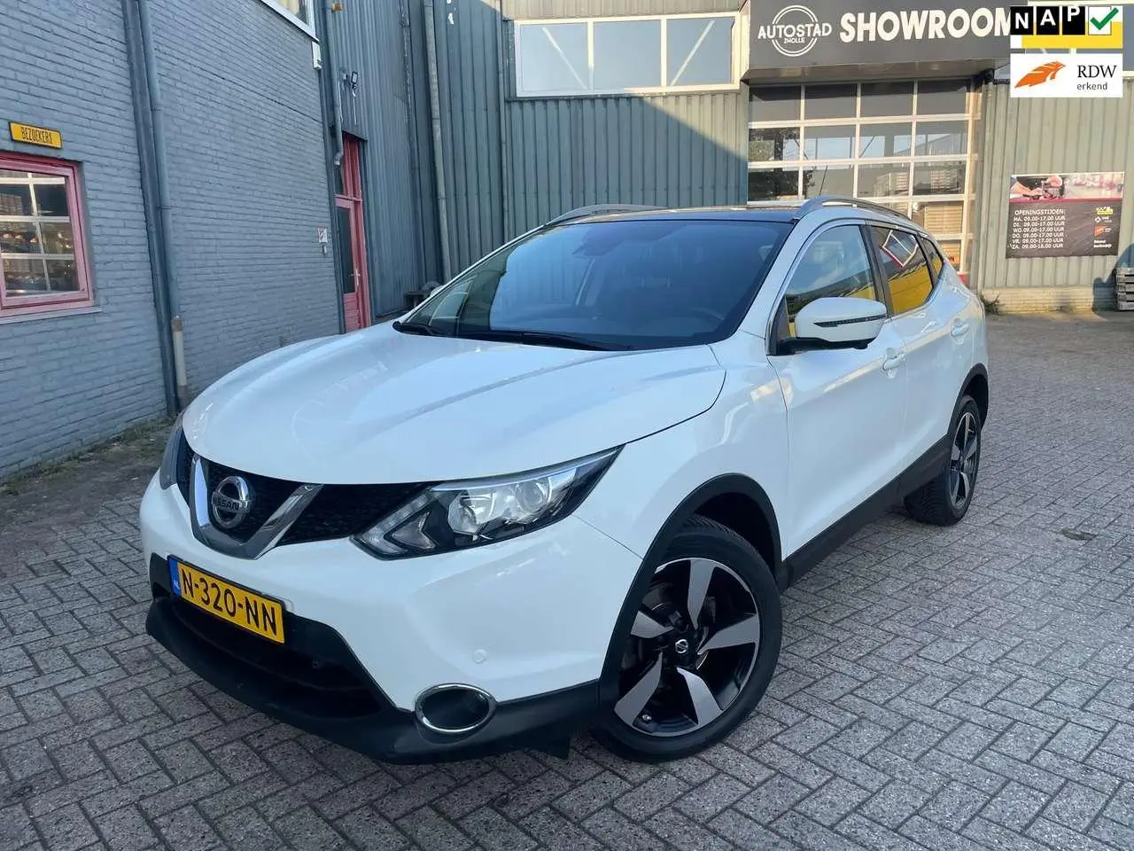 Photo 1 : Nissan Qashqai 2015 Petrol