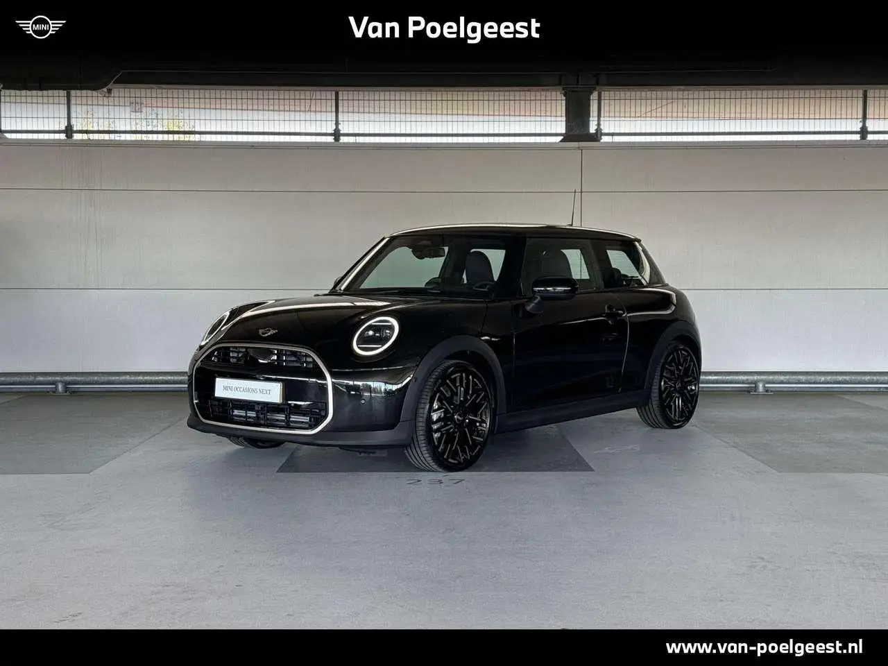 Photo 1 : Mini Cooper 2024 Petrol