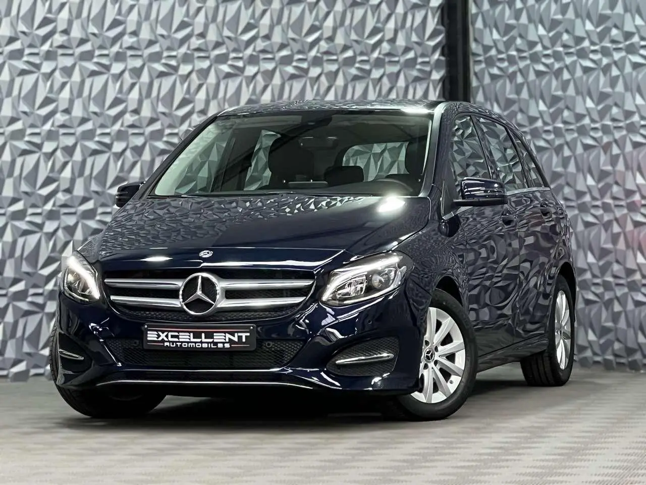 Photo 1 : Mercedes-benz Classe B 2017 Petrol