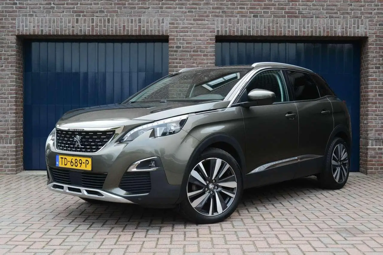 Photo 1 : Peugeot 3008 2018 Petrol