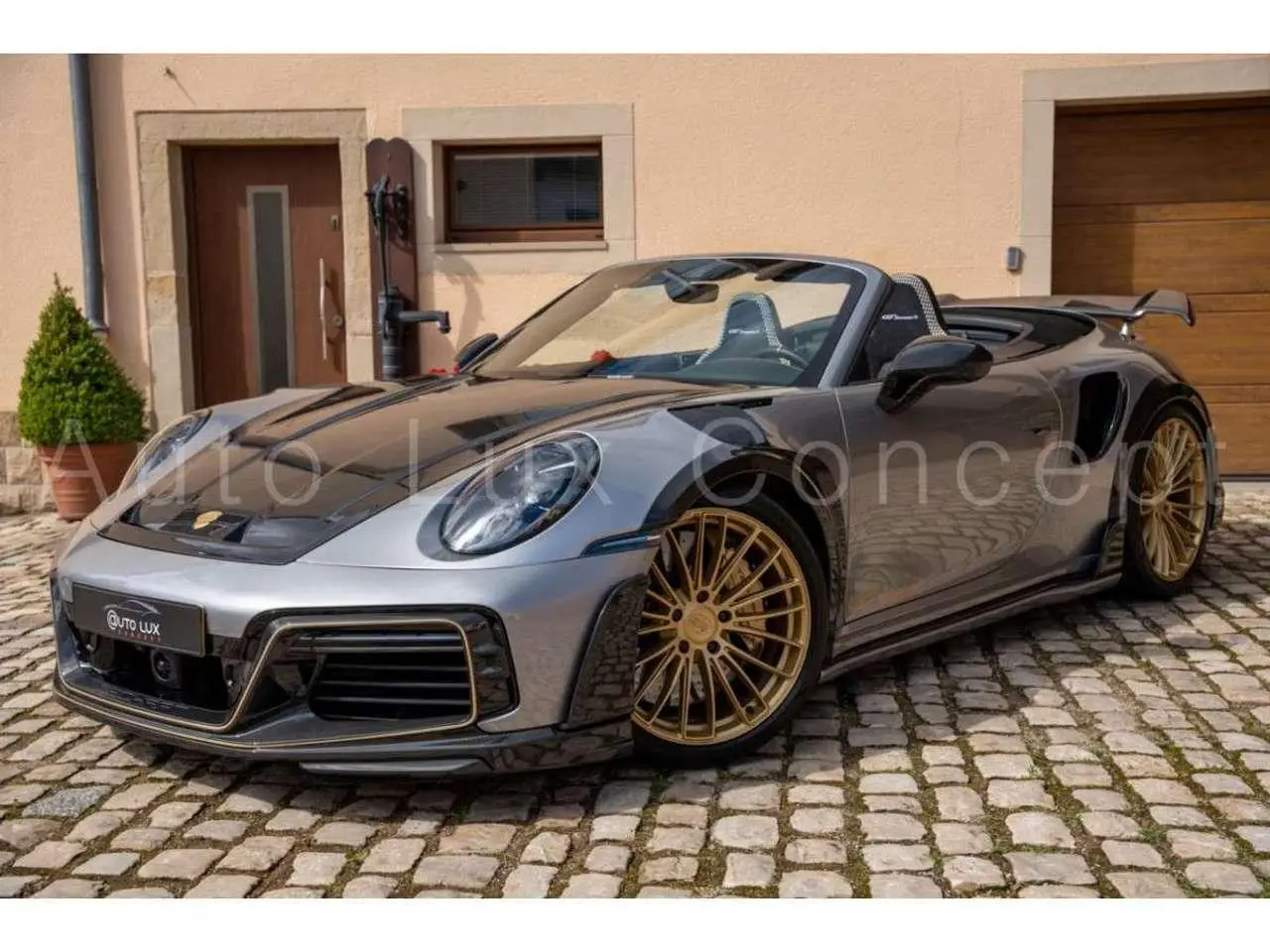 Photo 1 : Porsche 992 2020 Essence