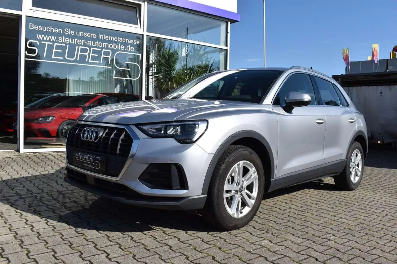 Photo 1 : Audi Q3 2019 Petrol