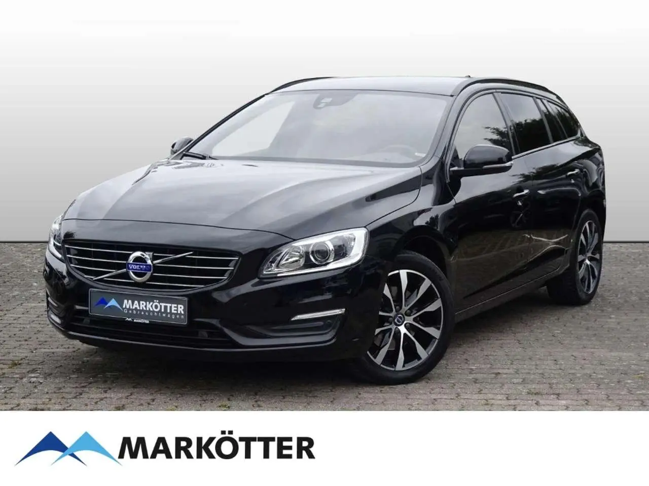 Photo 1 : Volvo V60 2017 Petrol