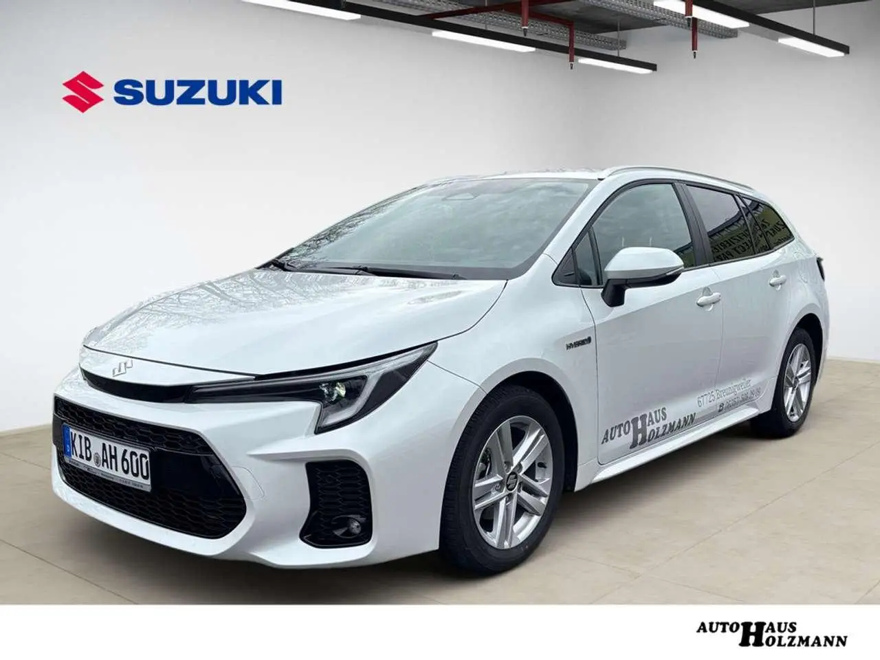 Photo 1 : Suzuki Swace 2023 Petrol