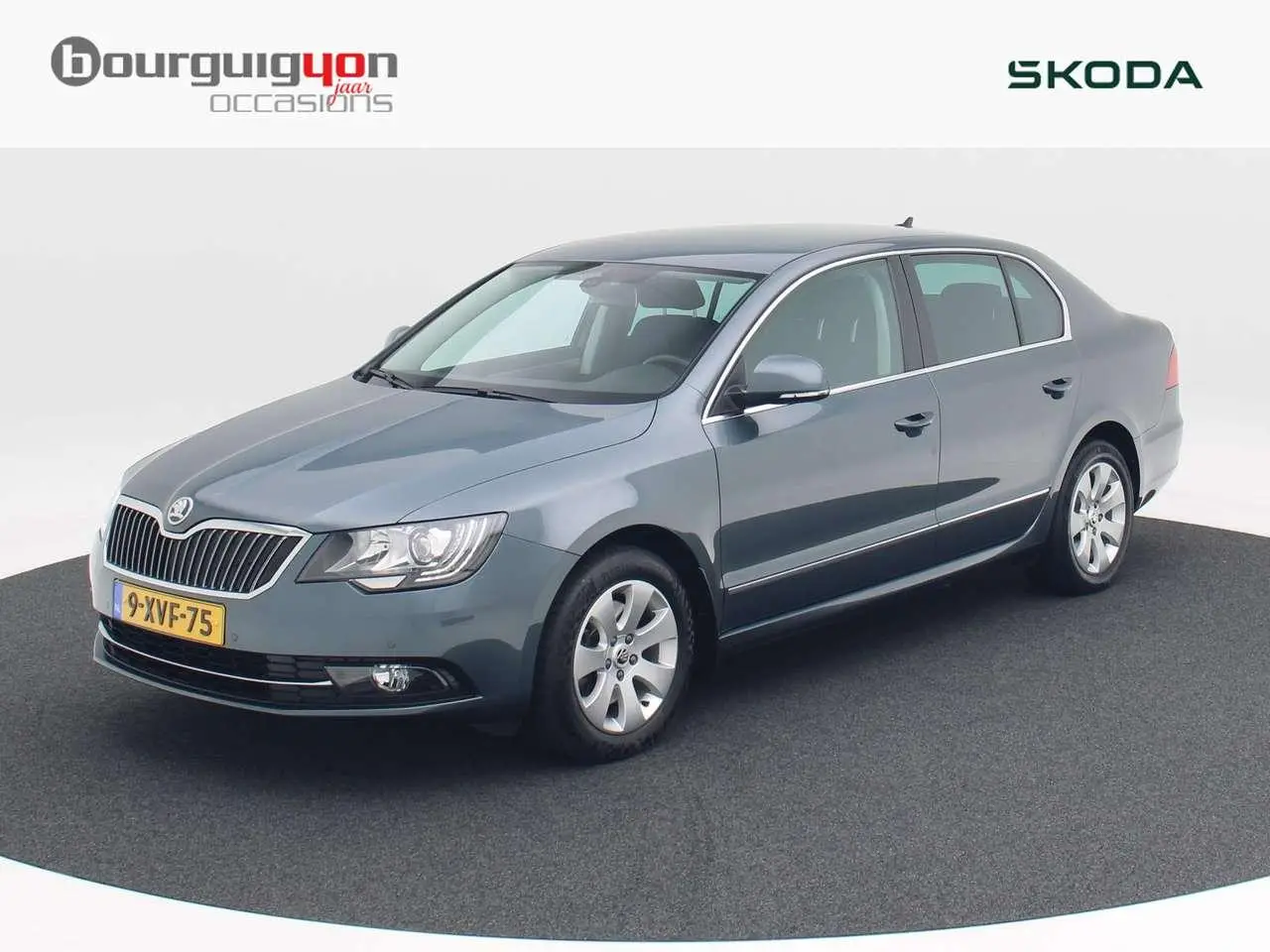 Photo 1 : Skoda Superb 2015 Petrol