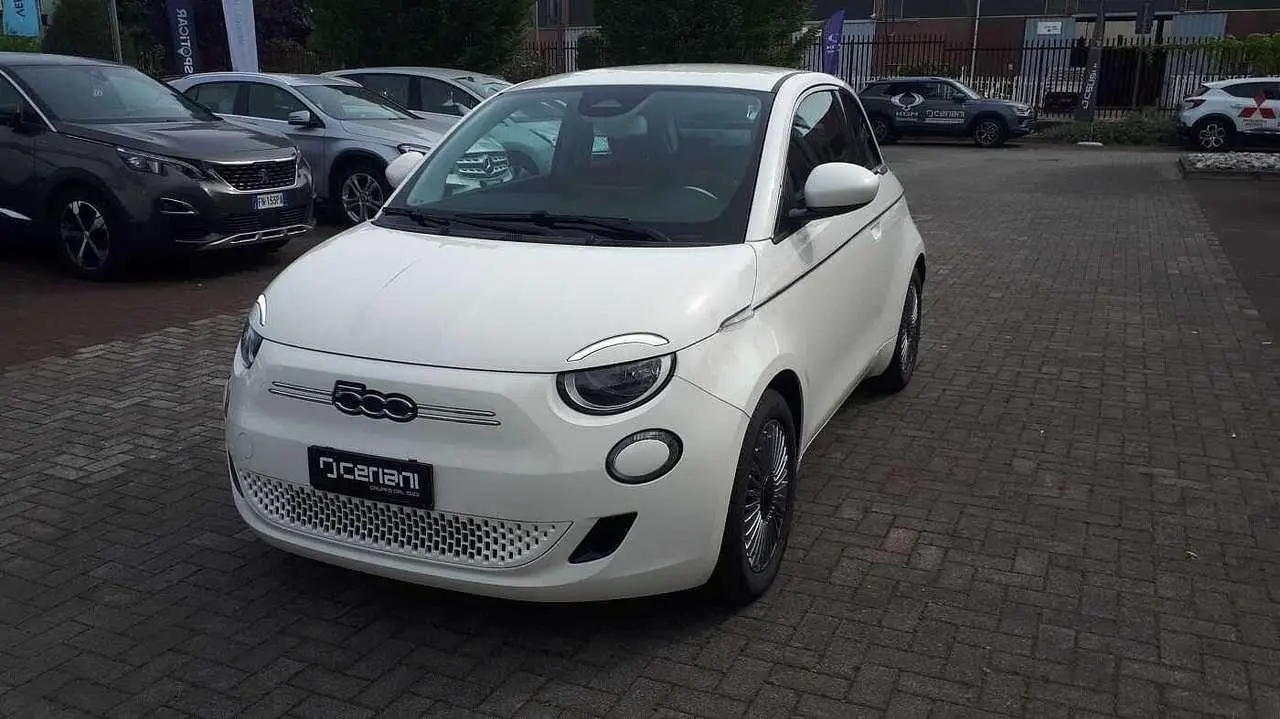 Photo 1 : Fiat 500 2024 Electric