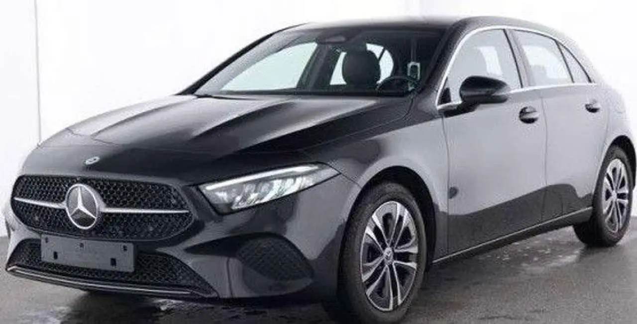 Photo 1 : Mercedes-benz Classe A 2023 Petrol