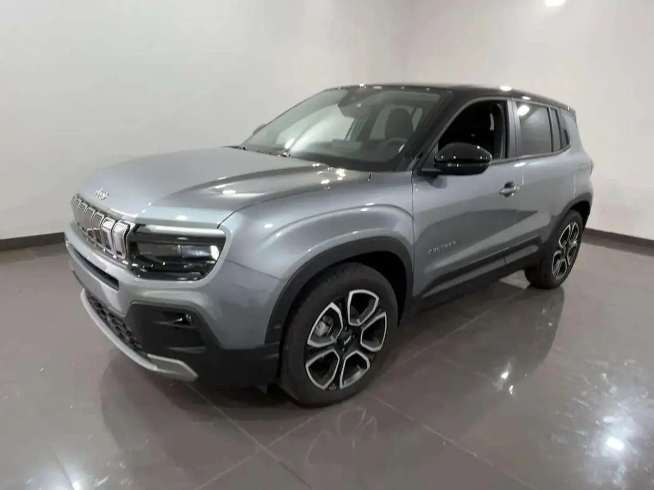 Photo 1 : Jeep Avenger 2023 Électrique