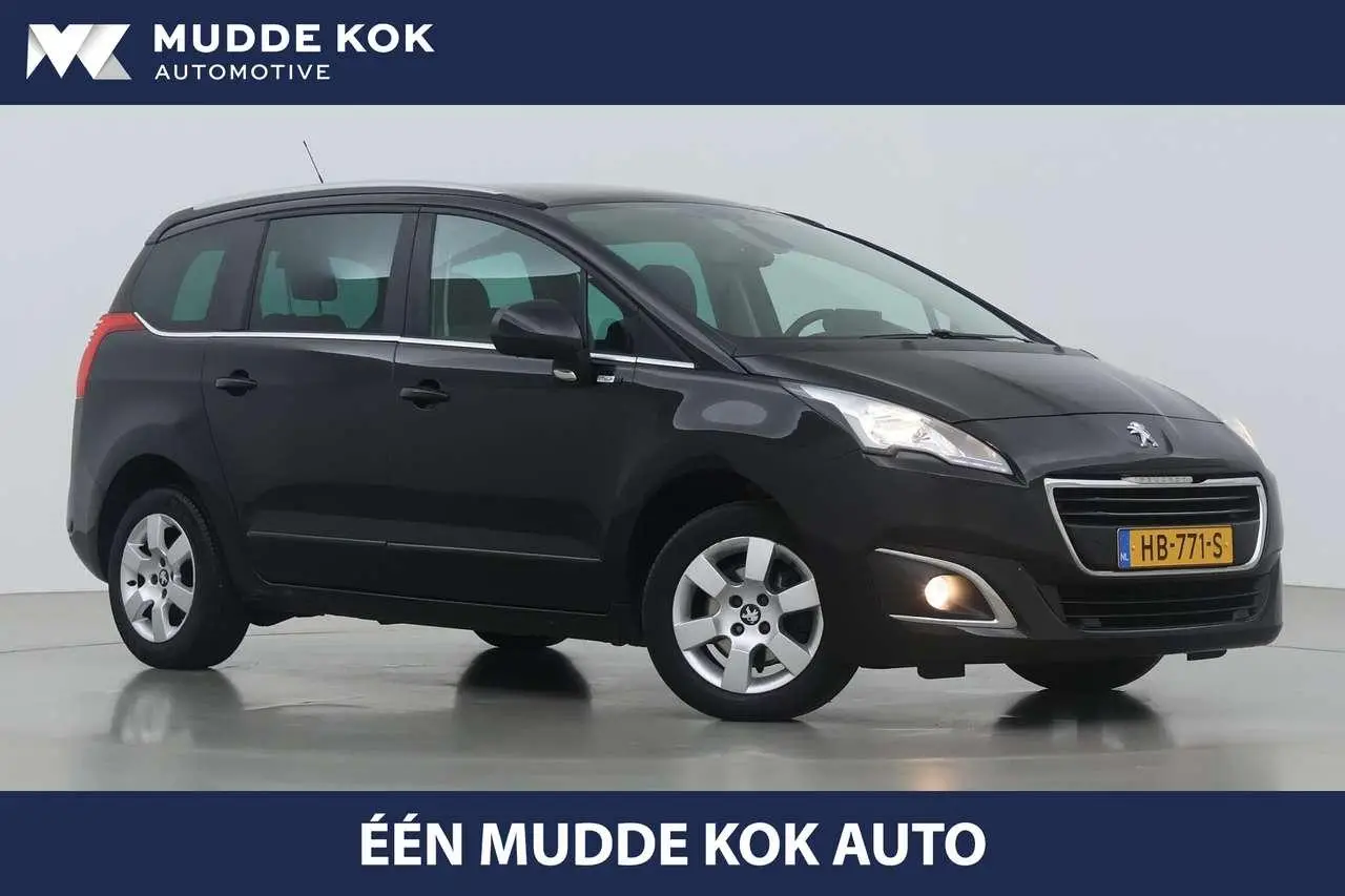 Photo 1 : Peugeot 5008 2015 Petrol