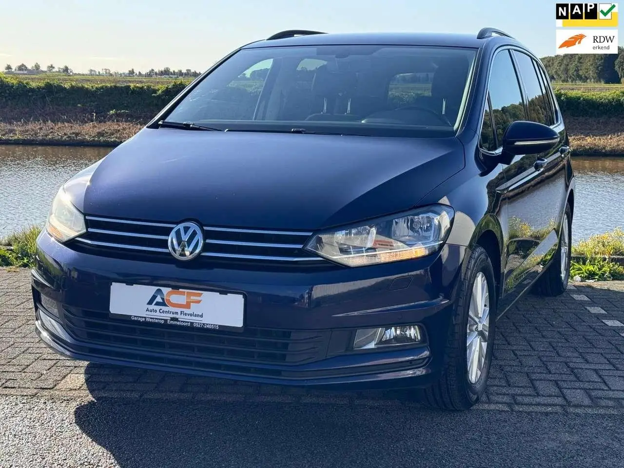 Photo 1 : Volkswagen Touran 2017 Petrol