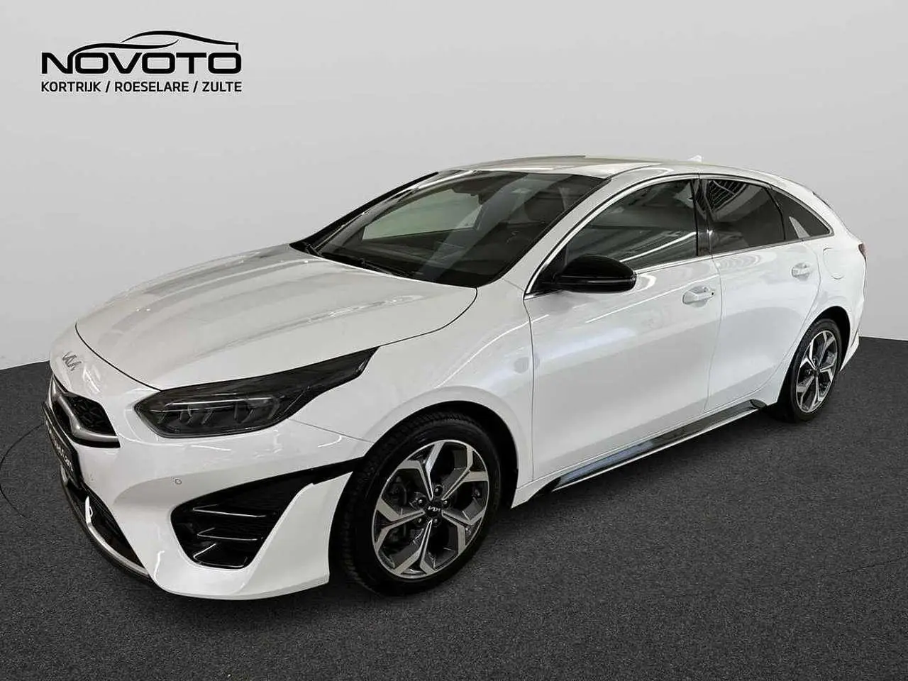 Photo 1 : Kia Proceed 2023 Petrol